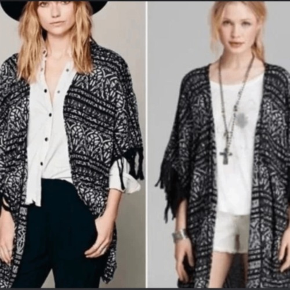 Free People Black Pattern Fringe Kimono Cardigan M/L Rare ASO Selena Gomez Boho